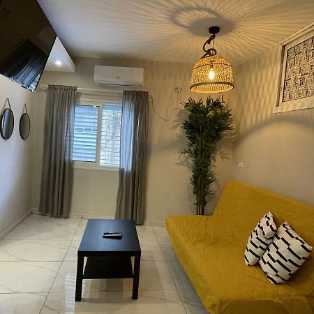 Rothschild 79 Hotell Petach Tikva Exteriör bild