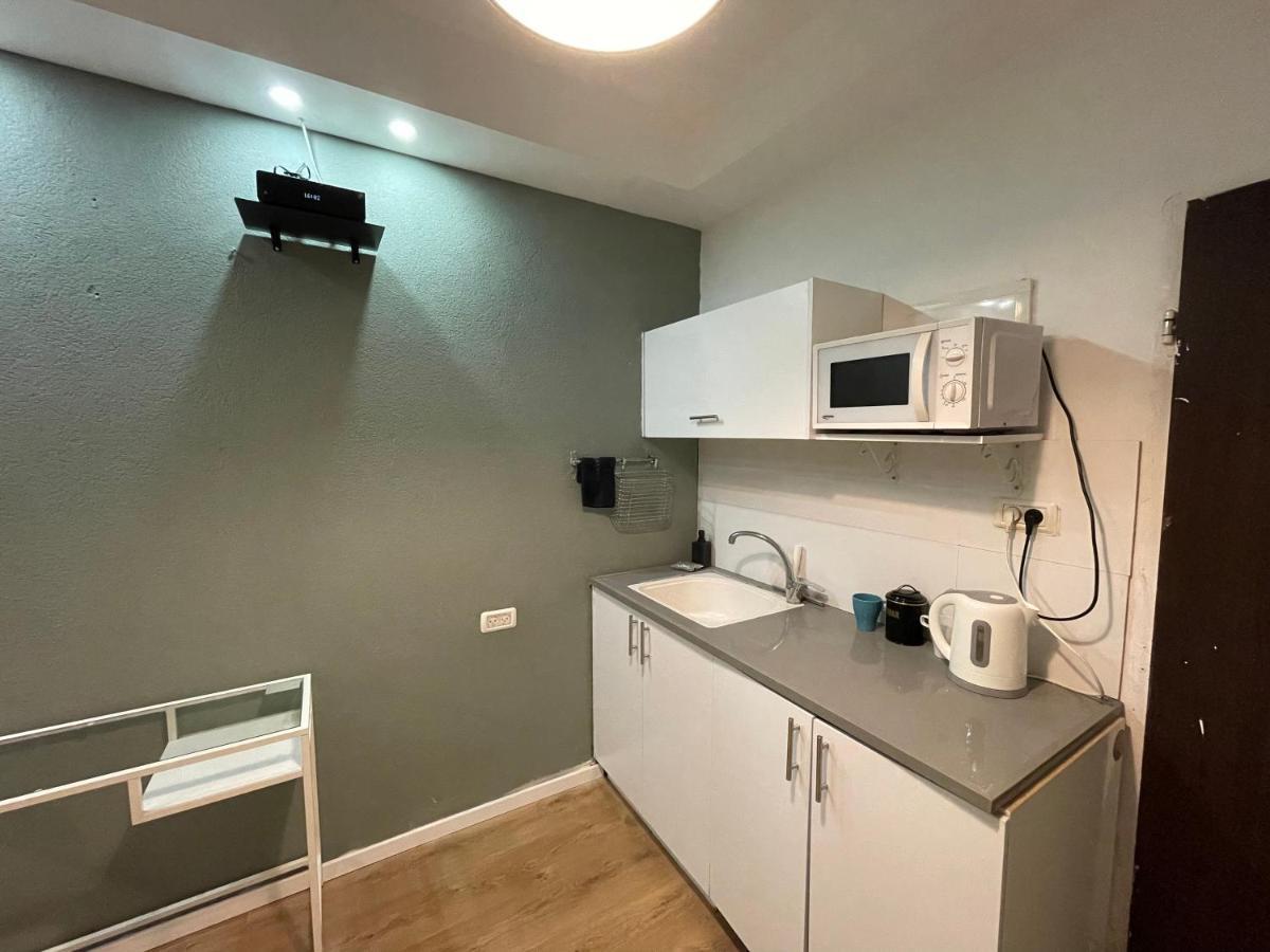 Rothschild 79 Hotell Petach Tikva Exteriör bild