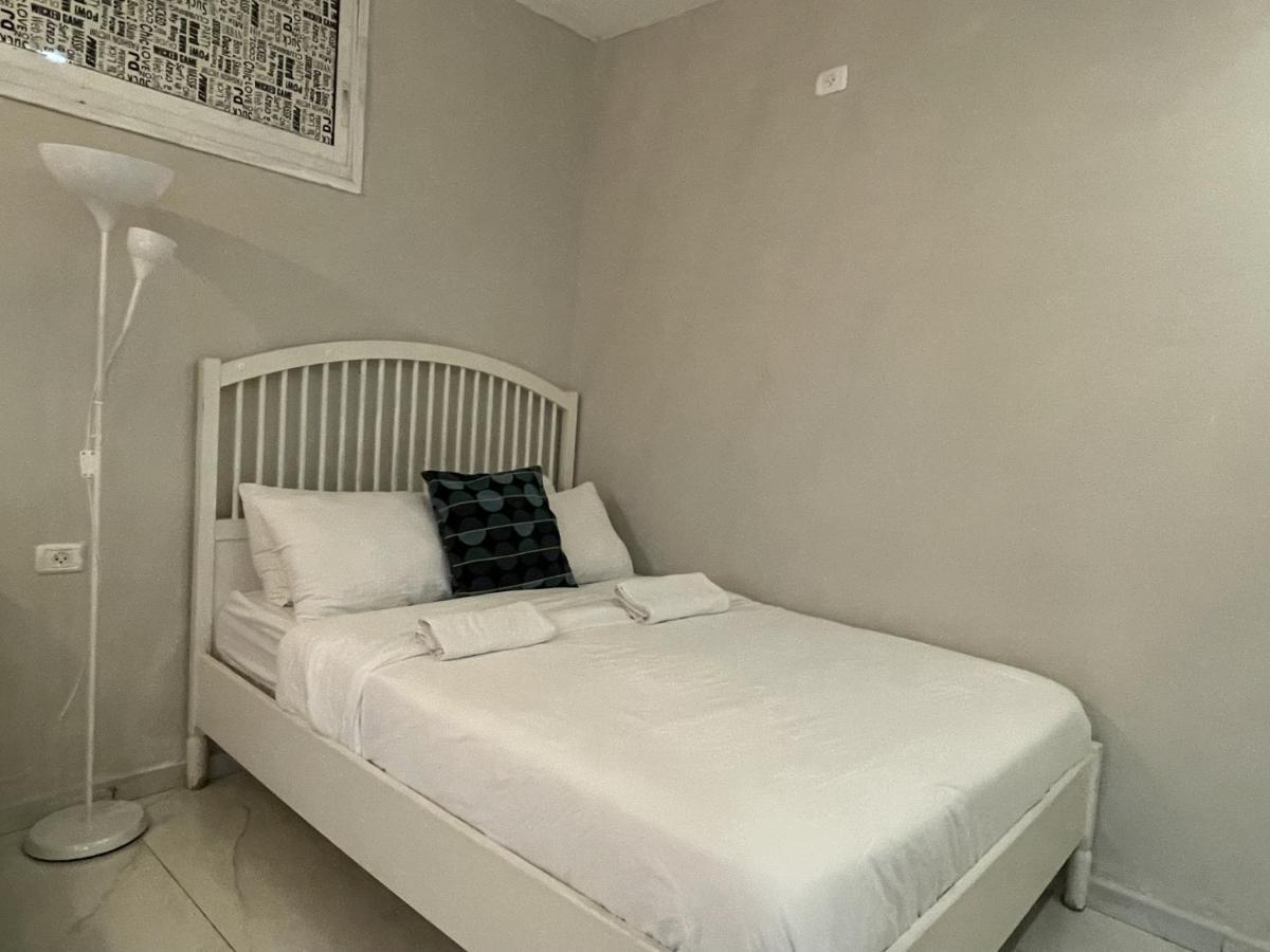 Rothschild 79 Hotell Petach Tikva Exteriör bild